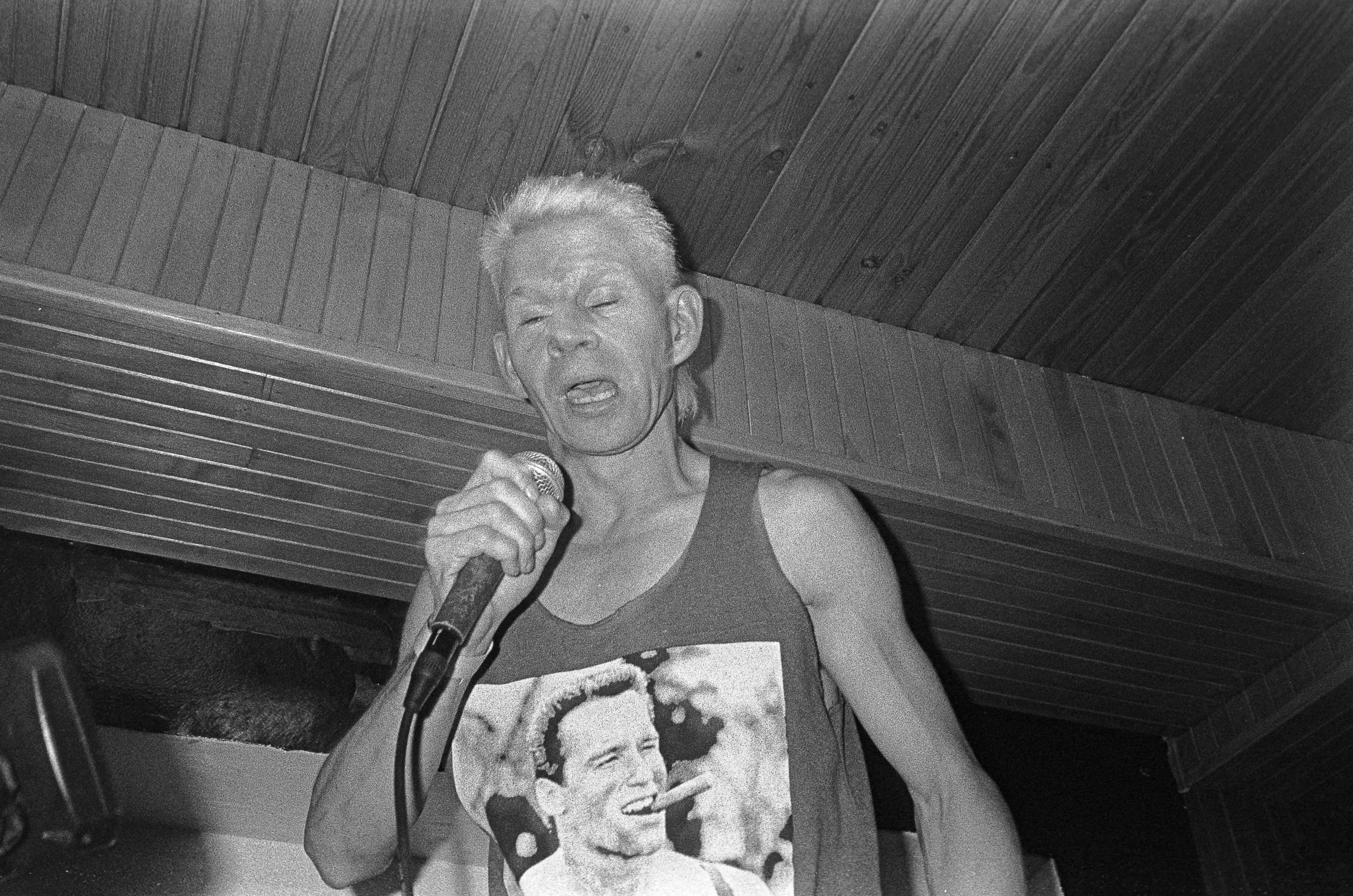 Seeriast “Pidu saunas” 
 Rollei RPX 400/36
 2022 suvi